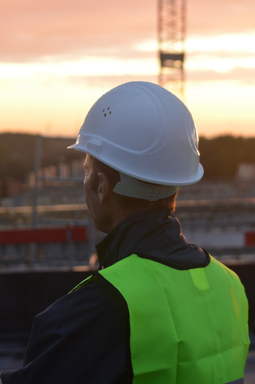 construction-worker-956495_1280